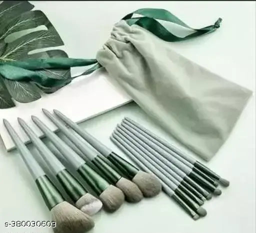 MAKEUP BRUSHES SET