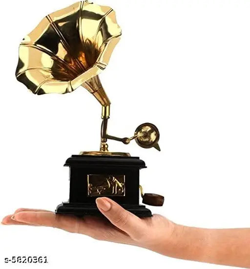 Trendy Home Decor Show Pieces