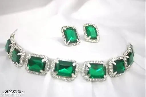 Stylish kundan and crystal necklace